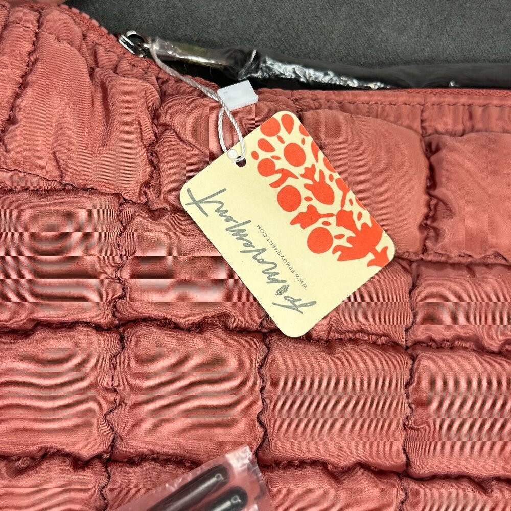 🎒 RARE - FREE PEOPLE MOVEMENT QUILTED CARRYALL BAG - DUSTY ROSE 🎒 - Picture 4 of 9